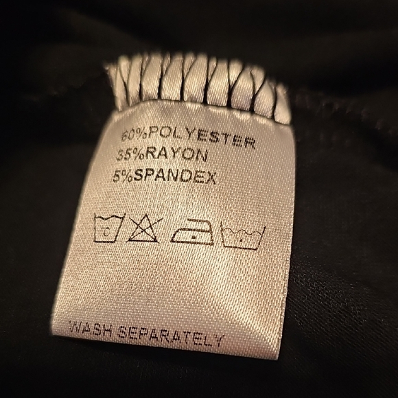 Aokosor Elegant Black Camisole - Picture 4 of 4